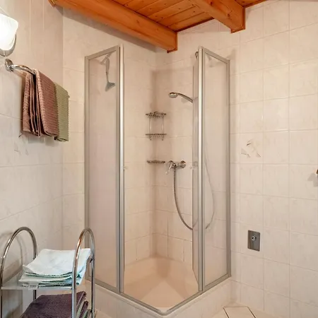 Beim Pauli * تيتيسي نيوستادت